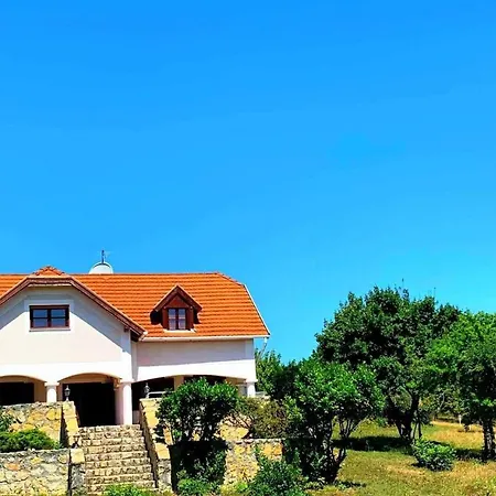 فيلة Dorono House قرية بالاتونودفاري