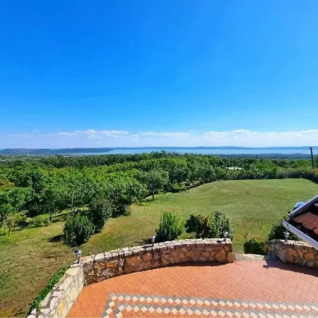 Dorono House * Balatonudvari