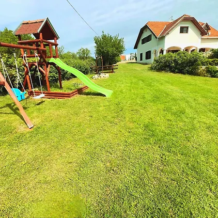 Dorono House * Balatonudvari