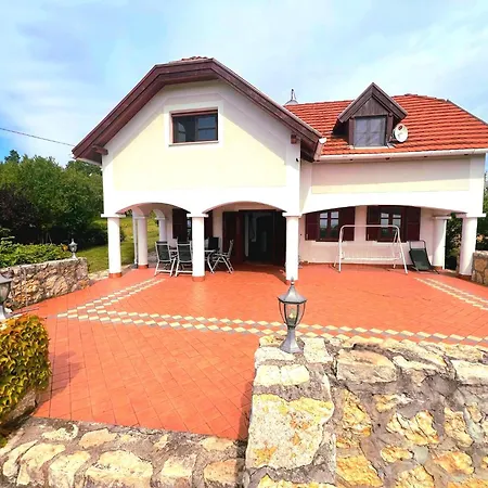 Dorono House Villa