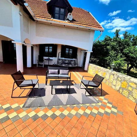Dorono House *