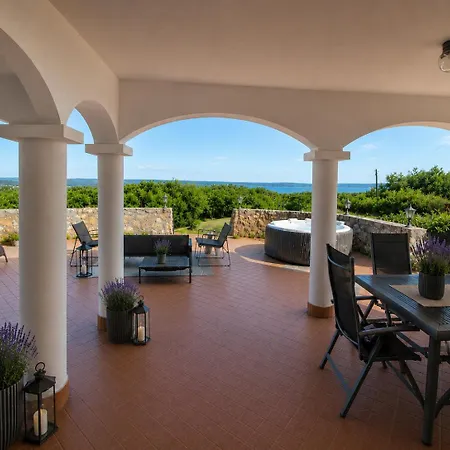 Dorono House Villa *